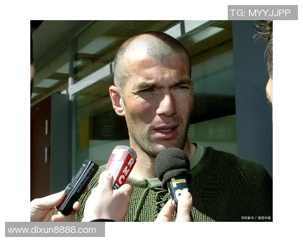 足球明星奢华生活揭秘奢侈品与豪宅的完美结合展现球场之外的精彩人生